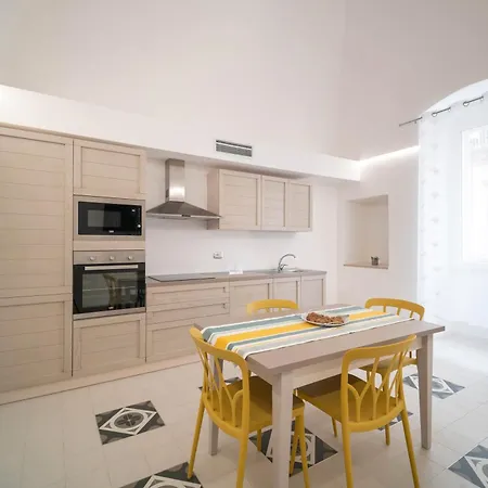 Wepuglia - The White Luxury - Nepenthe * Monopoli